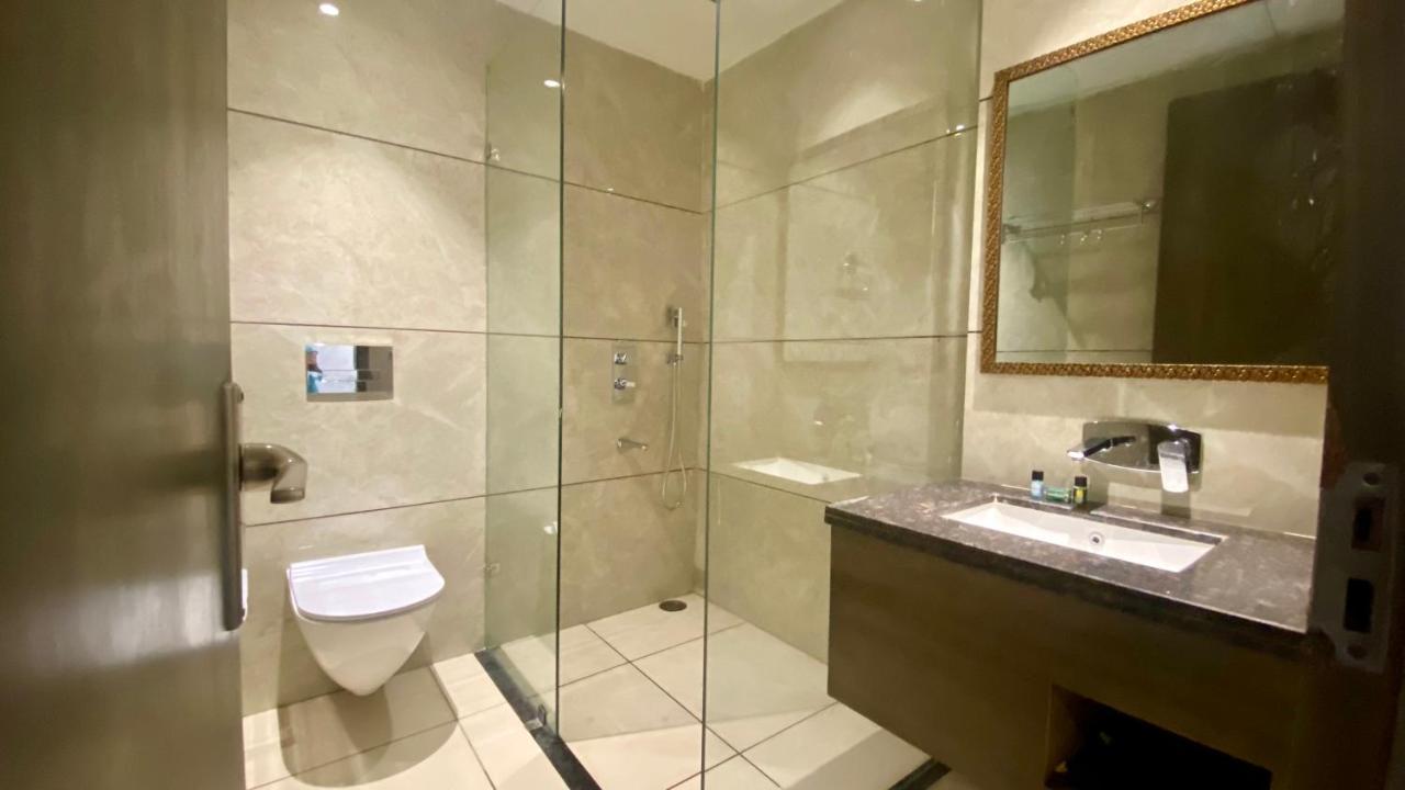 Luxe Resorts - Centrally Heated Air Conditioned Hotel In The Heart Of Kasauli Zewnętrze zdjęcie