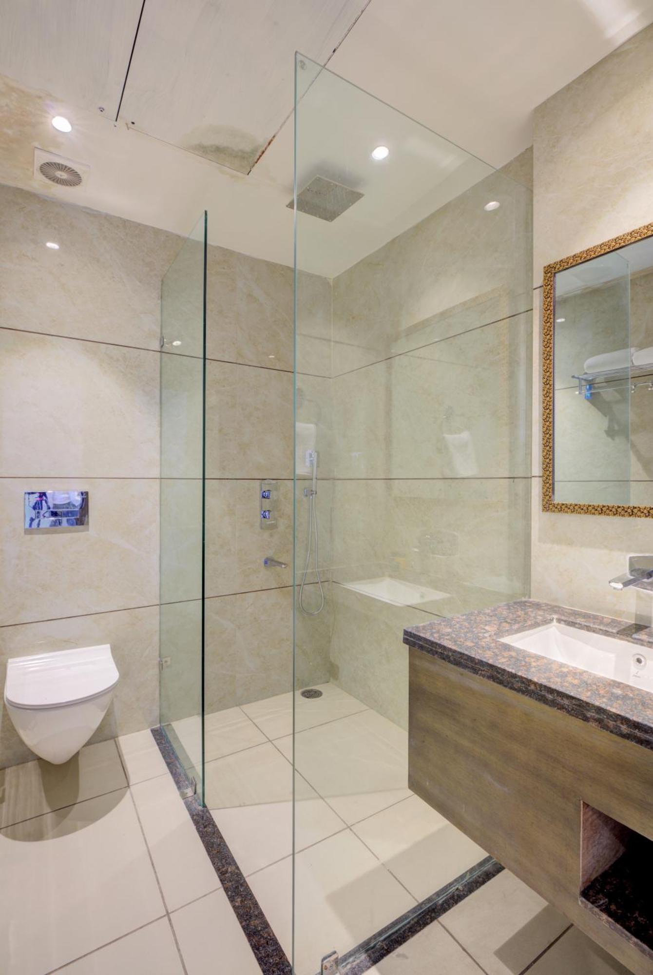 Luxe Resorts - Centrally Heated Air Conditioned Hotel In The Heart Of Kasauli Zewnętrze zdjęcie