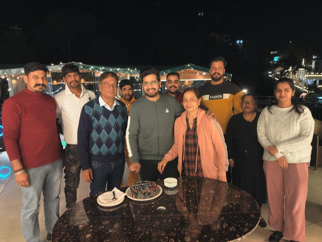 Luxe Resorts - Centrally Heated Air Conditioned Hotel In The Heart Of Kasauli Zewnętrze zdjęcie